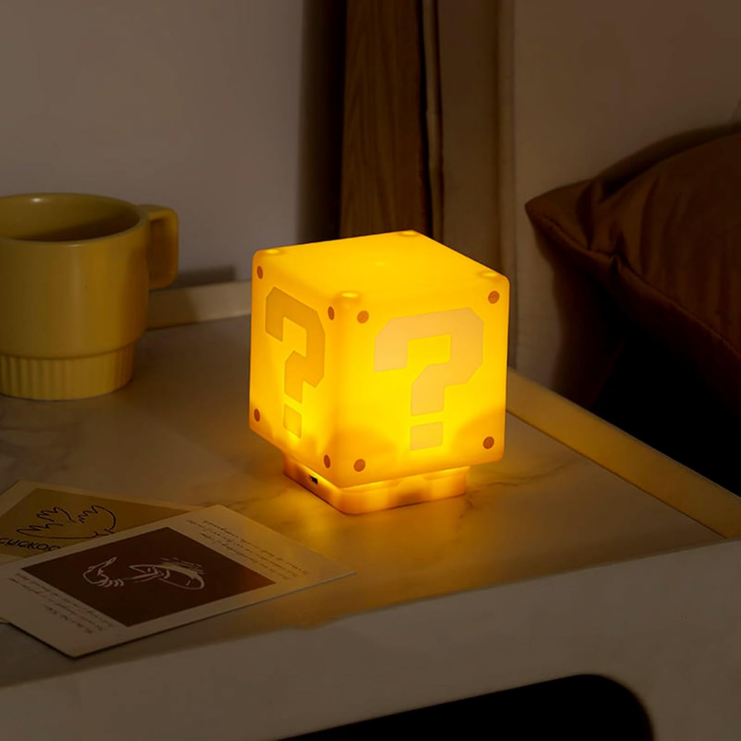 Level Up Cube - Lámpara Gamer Retro con Sonido